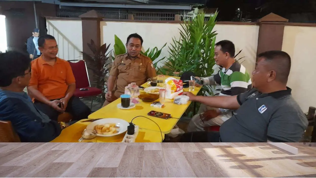 Kepala BPM ikut nonton Bareng di Sekertariat FKPM Manggala