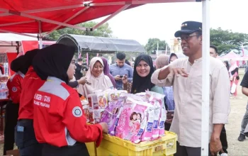 Pj Bupati Takalar Pantau Gerakan Pangan Murah Galesong sekaligus Launching Mobile Distribution Center 7 Pj Bupati Takalar Pantau Gerakan Pangan Murah Galesong sekaligus Launching Mobile Distribution Center