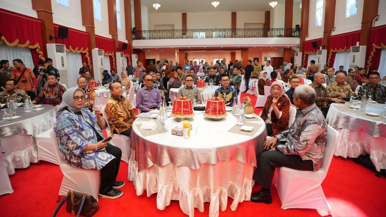 Di Hadapan Menpan RB, Pj Gubernur Prof Zudan Paparkan Digitalisasi Reformasi Birokrasi pada Seminar Nasional IKA PIMNAS 3 Di Hadapan Menpan RB, Pj Gubernur Prof Zudan Paparkan Digitalisasi Reformasi Birokrasi pada Seminar Nasional IKA PIMNAS