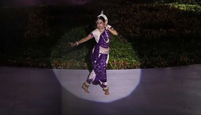 Keren! Konjen India Kembali Persembahkan Tari Odissi di Penutupan F8 Makassar