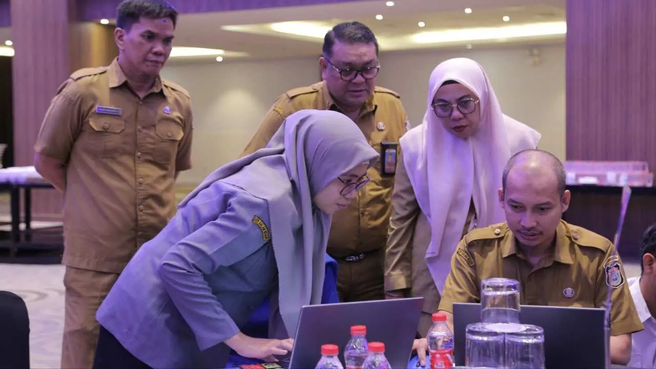 Walkot Danny Launching Aplikasi APIP TA’ Inovasi Inspektorat Makassar, Dihadiri Plt DPPKB Syahruddin 2 Walkot Danny Launching Aplikasi APIP TA’ Inovasi Inspektorat Makassar, Dihadiri Plt DPKKB Syahruddin