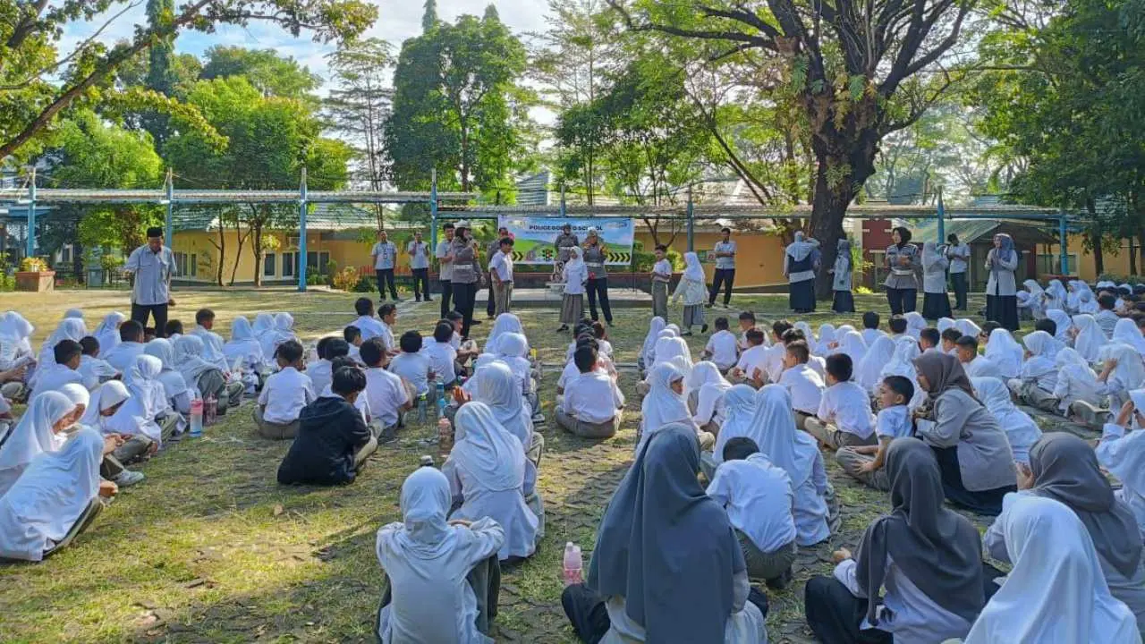 Edukasi Tertib Lalin Sejak Dini, SD Islam Athirah 2 Gelar Police Goes to School