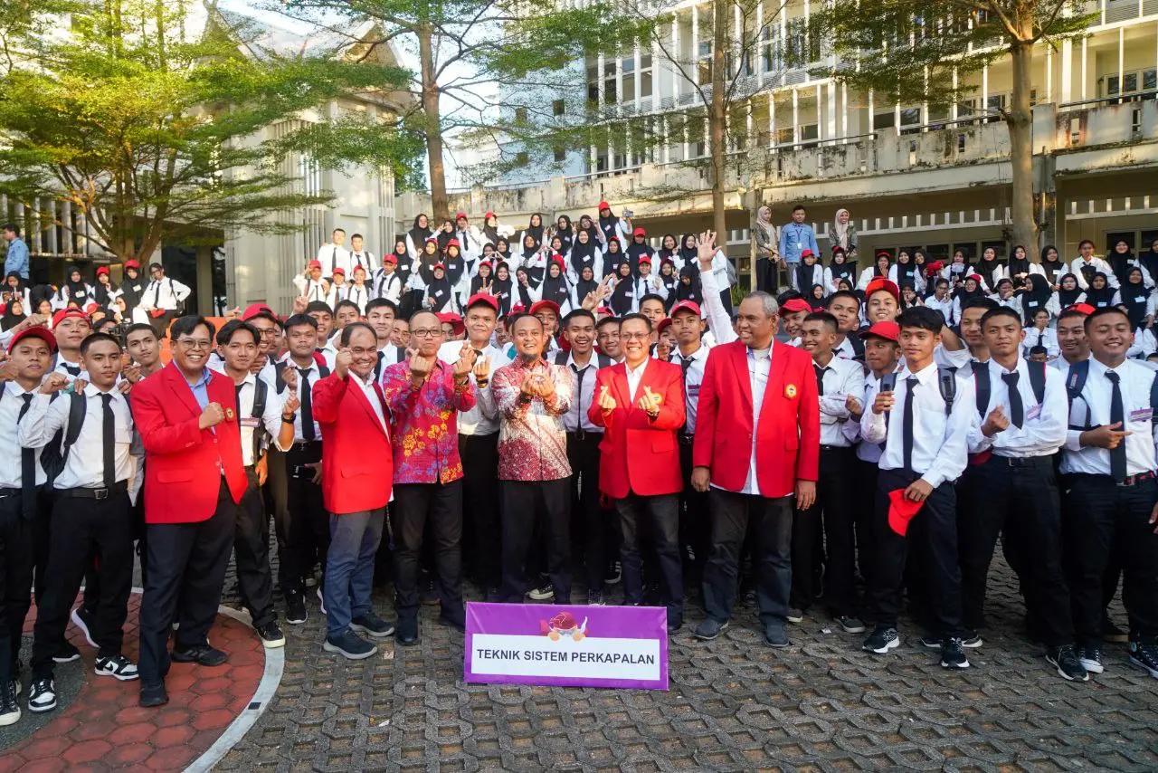 Andi Sudirman Berbagi Pengalaman Dihadapan 1.441 Maba Teknik Unhas 3 Andi Sudirman Berbagi Pengalaman Dihadapan 1.441 Maba Teknik Unhas