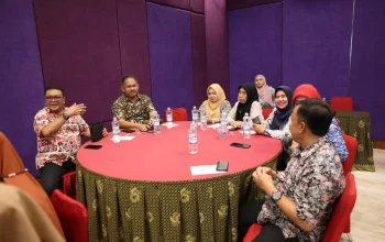 Kepala DPPKB Makassar Hadiri Temu Kerja Stakeholder dalam Percepatan Penurunan Stunting 8 Kepala DPPKB Makassar Hadiri Temu Kerja Stakeholder dalam Percepatan Penurunan Stunting