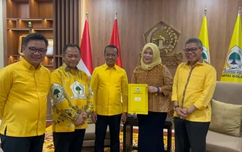 Golkar Serahkan B1-KWK Untuk Andi Sudirman Sulaiman dan Fatmawati Rusdi di Pilgub Sulsel 4 Golkar Serahkan B1-KWK Untuk Andi Sudirman Sulaiman dan Fatmawati Rusdi di Pilgub Sulsel