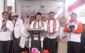 Resmi Daftar ke KPU Jeneponto, Cabup-Cawabup, Muhammad Sarif Klaim Massa Hadir Puluhan Ribu 4 Resmi Daftar ke KPU Jeneponto, Cabup-Cawabup, Muhammad Sarif Klaim Massa Hadir Puluhan Ribu