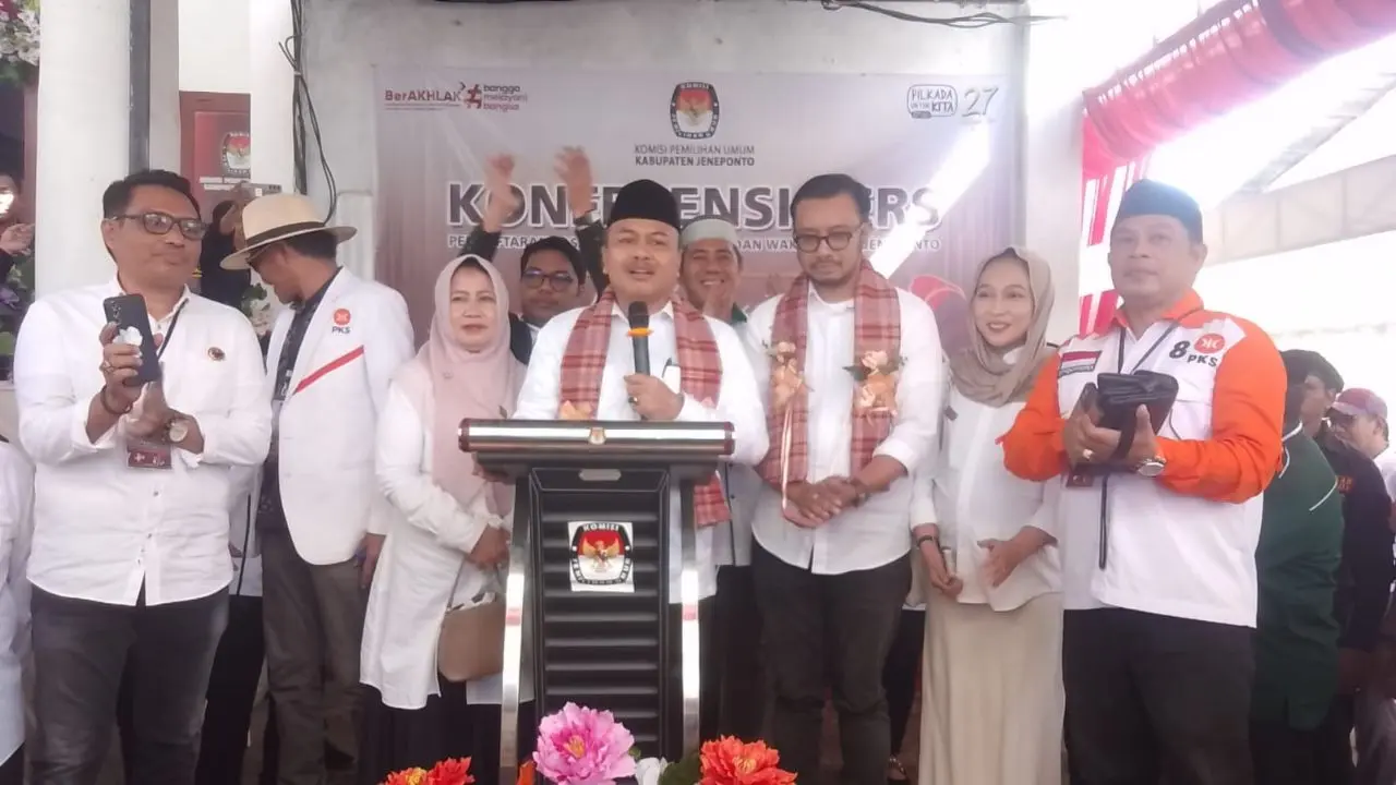 Resmi Daftar ke KPU Jeneponto, Cabup-Cawabup, Muhammad Sarif Klaim Massa Hadir Puluhan Ribu