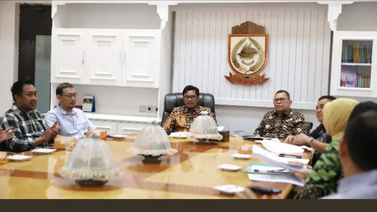 Pj Sekda Paparkan 100 Inovasi Kota Makassar di Hadapan Pj Wali Kota Palembang
