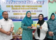 PKK Goes to School di SMAN 14 Makassar, Ninuk Zudan Serahkan Bantuan dan Edukasi Pelajar