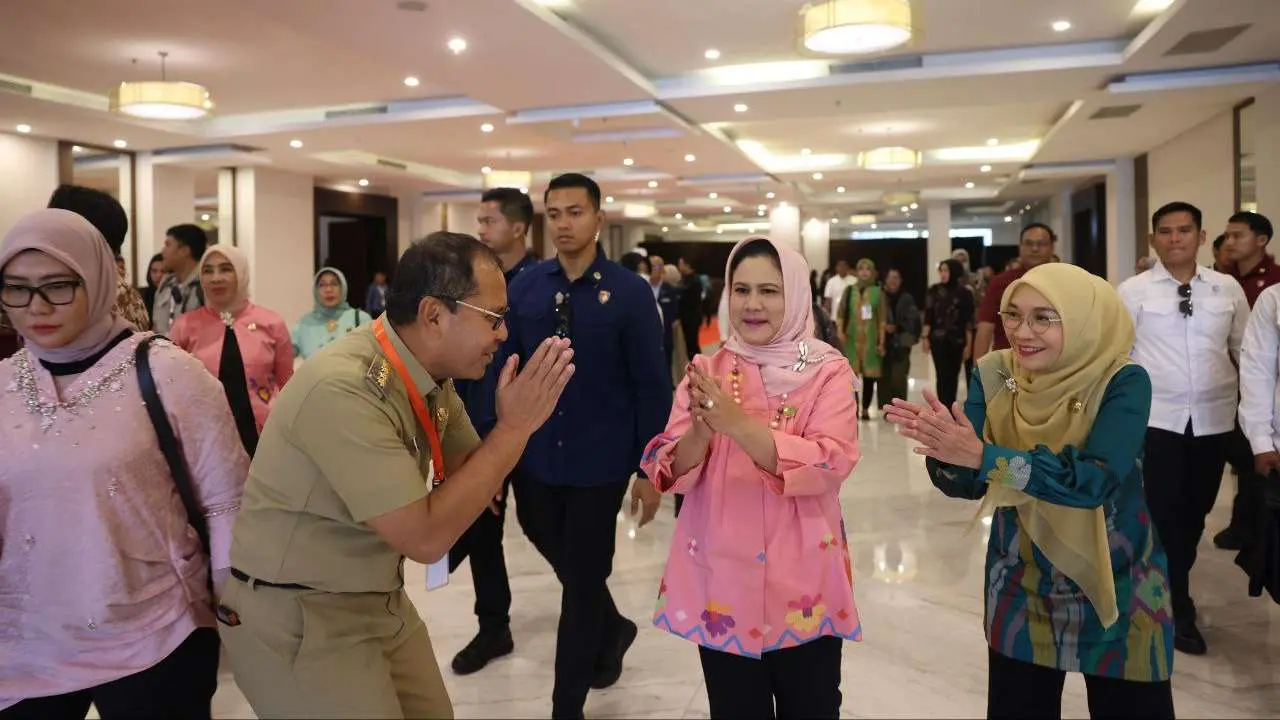Danny Pomanto Sambut Kedatangan Iriana Jokowi Dalam Kunker di Makassar