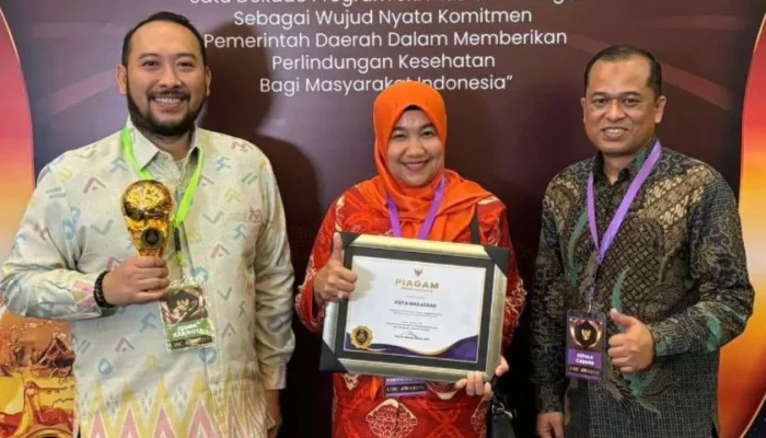 Cakupan Kepesertaan JKN Capai 99%, Makassar Terima UHC Award 2024