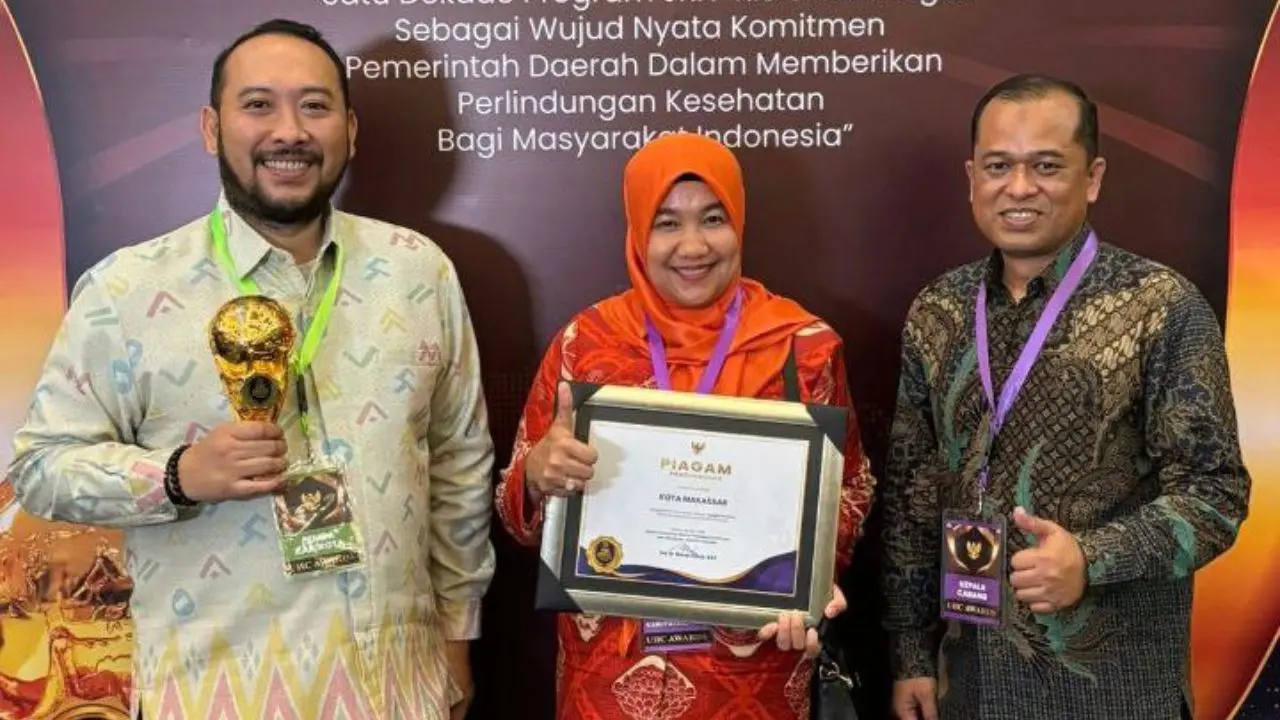 Cakupan Kepesertaan JKN Capai 99%, Makassar Terima UHC Award 2024