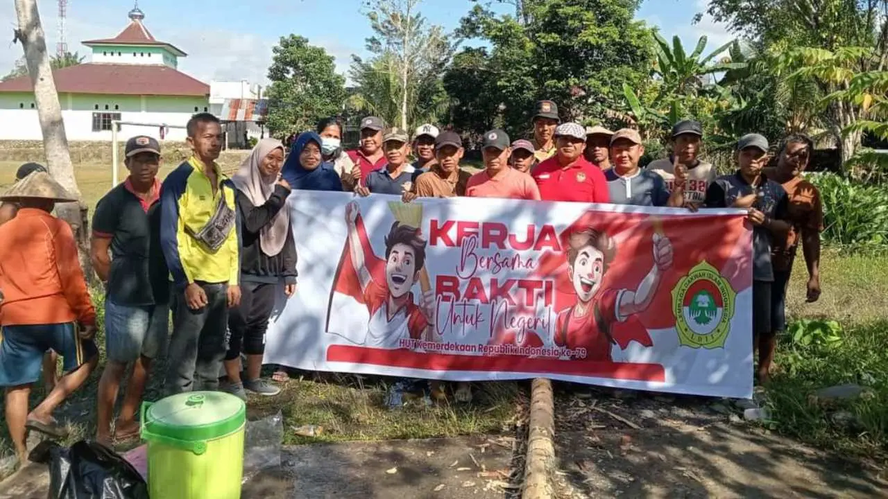 Sambut HUT RI ke-79, Warga LDII Sukamaju Luwu Utara Inisiasi Pembersihan Lapangan Desa TolangiMomen menjelang peringatan Hari Ulang Tahun (HUT) kemerdekaan Republik Indonesia (RI) ke-79 dimanfaatkan oleh warga Lembaga Dakwah Islam Indonesia (LDII) Kabupaten Luwu Utara bersama komponen masyarakat lainnnya untuk bekerja bakti di Desa Tolangi, Kecamatan Sukamaju, Kabupaten Luwu Utara, Sulawesi Selatan, Jumat (9/8/2024).