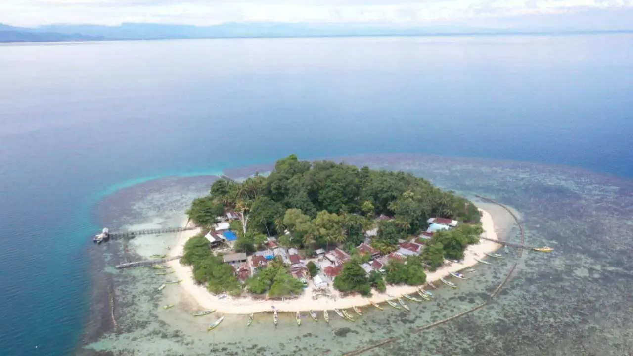 Warga Tiga Pulau di Kabupaten Pangkep Kini Nikmati Listrik Hijau dari PLN 3 Warga Tiga Pulau di Kabupaten Pangkep Kini Nikmati Listrik Hijau dari PLN