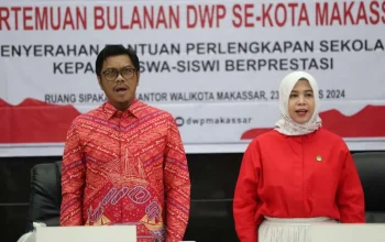 Firman Pagarra Apresiasi DWP Makassar Atas Kepedulian Terhadap Pendidikan Anak Satgas Kebersihan 9 Firman Pagarra Apresiasi DWP Makassar Atas Kepedulian Terhadap Pendidikan Anak Satgas Kebersihan