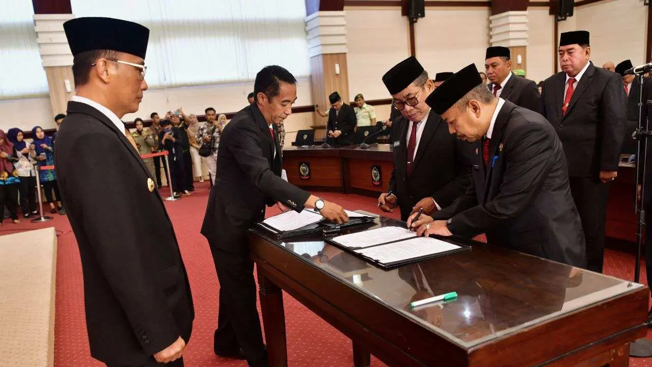 Pj Gubernur Prof Zudan Lantik Pj Sekda dan 5 Pejabat Eselon II, Ada Abdul Hayat Gani 2 Pj Gubernur Prof Zudan Lantik Pj Sekda dan 5 Pejabat Eselon II, Ada Abdul Hayat Gani