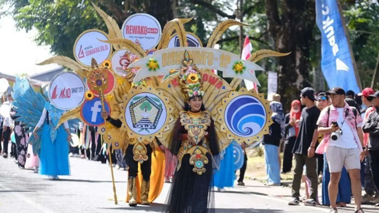 Melalui Fashion Karnaval yang Diikuti 67 Kontingen SKPD, Adnan Harap Malino Terus Dikenal Sebagai Kota Bunga