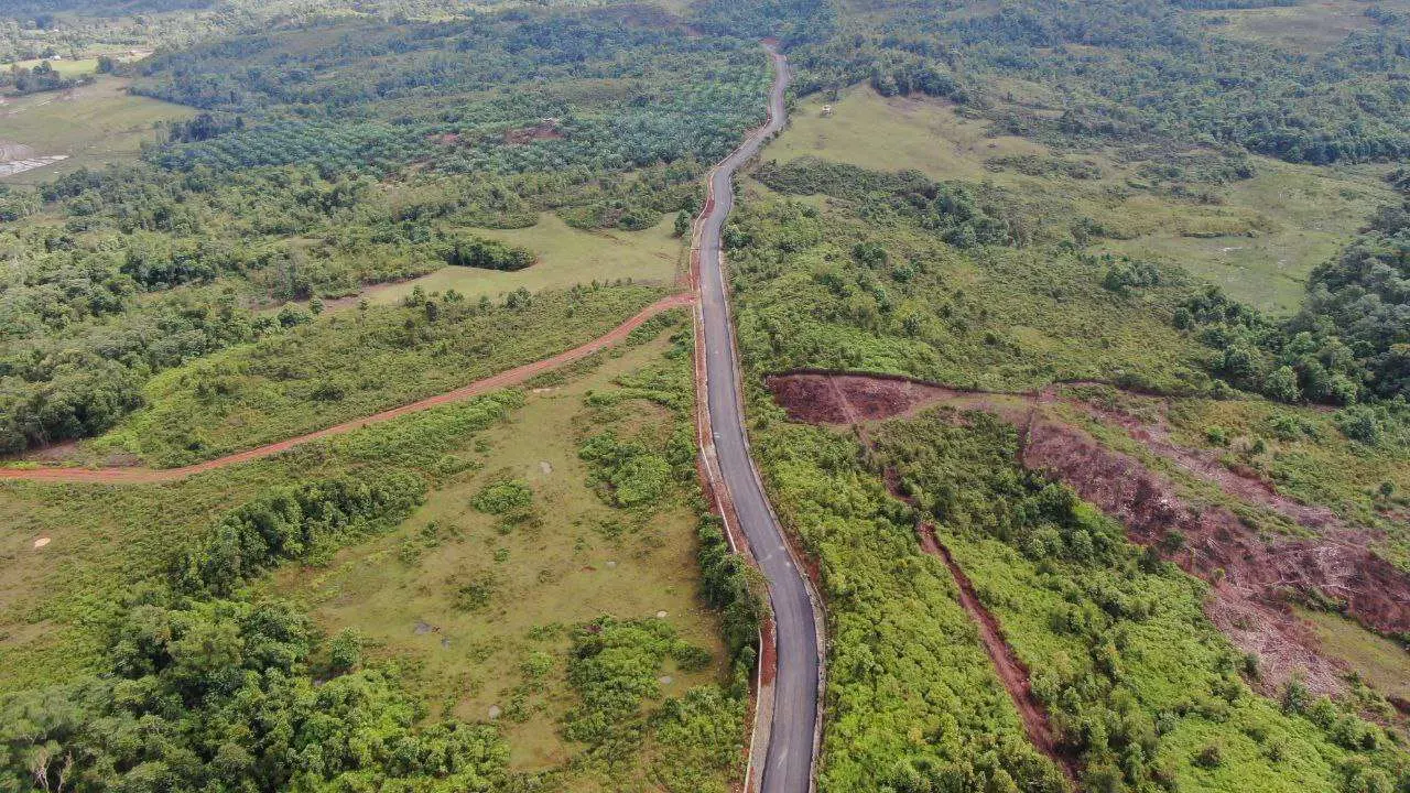Rekam Jejak Andi Sudirman di Lutim, Ambil Alih Bandara Sorowako hingga Benahi Jalan Tembus Sulteng