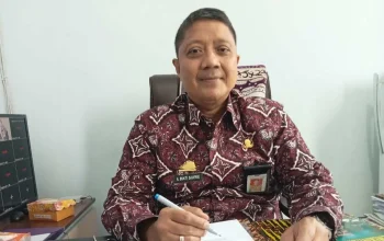Peringati HUT RI ke-79, Mulai Besok Kesbangpol Makassar Bagikan Bendera Merah Putih secara Gratis 7 Kepala Badan Kesatuan Bangsa dan Politik (Kesbangpol) Kota Makassar, Andi Bukti Djufrie