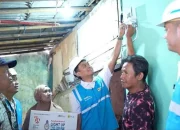 Rayakan HUT RI Ke-79, Donasi Pegawai PLN Nyalakan 7.357 Listrik Gratis bagi Keluarga Kurang Mampu