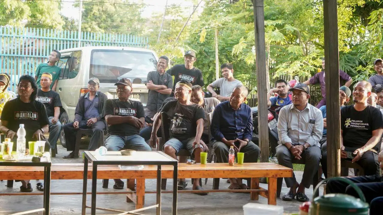 Meski Sederhana, Andi Sudirman dan Warga Akrab Berbaur dan Berdiskusi 2 Meski Sederhana, Andi Sudirman dan Warga Akrab Berbaur dan Berdiskusi