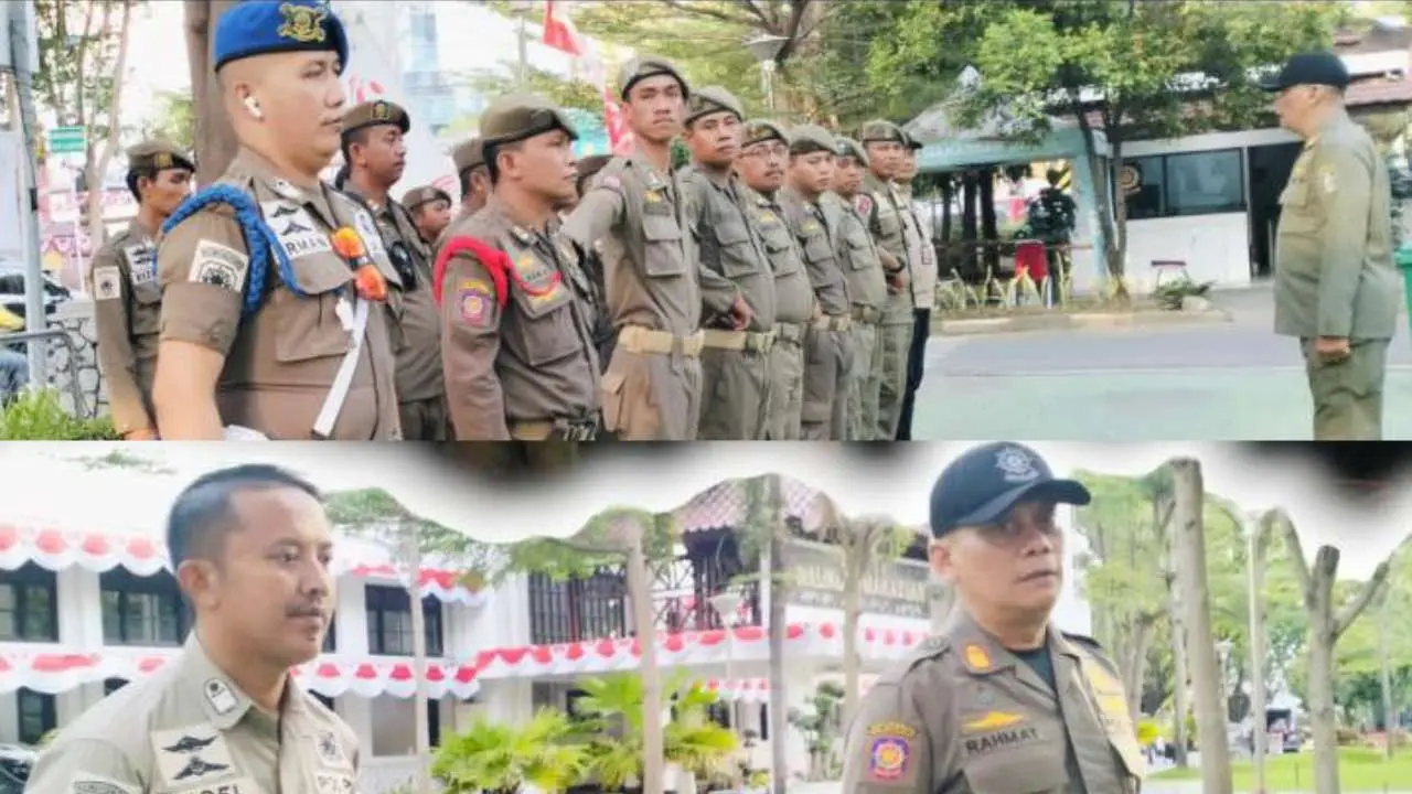 Puluhan Satpol PP Kota Makassar Amankan Grand Final Festival Kelong Makassar 2024.