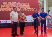 Dies Natalis ke-64 Teknik Unhas, Danny Pomanto Raih Alumni Award 2024