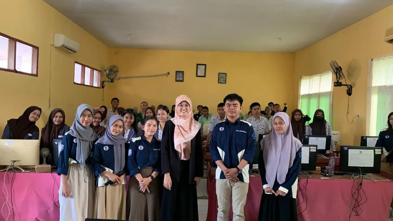Deputi Pendidikan GenBI Komisariat UNM Gelar Ai Platform Learning Series di SMAN 14 Makassar