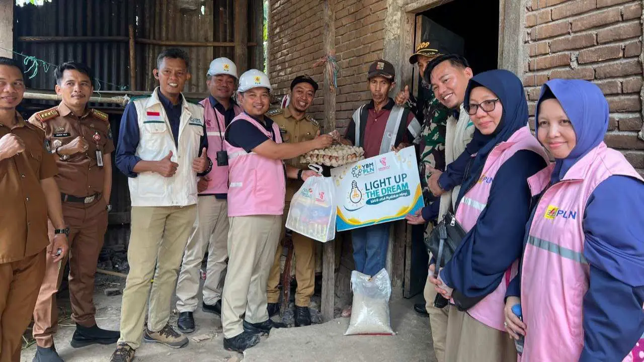 Peringati Hari Anak Nasional, Srikandi PLN Berikan Bantuan di SLB Kalemandalle