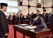 Pj Gubernur Prof Zudan Lantik Pj Sekda dan 5 Pejabat Eselon II, Ada Abdul Hayat Gani