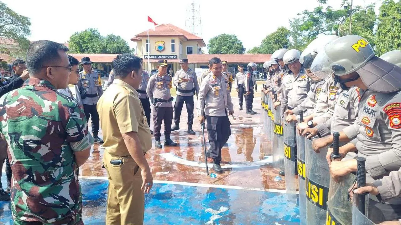 Mapolres Jeneponto "Diserang" Massa Anarkis, Namun Hanya Simulasi Pengamanan PIlkada 2024 2 Mapolres Jeneponto "Diserang" Massa Anarkis?