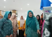 Pj Ketua TP PKK Sulsel Ninuk Triyanti Zudan Kunjungan SMEP di Kota Makassar