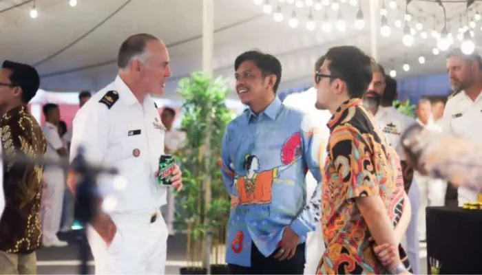 Eratkan Persaudaraan, Firman Hamid Pagarra Hadiri Undangan Komandan Kapal Perang HMAS Perth 157