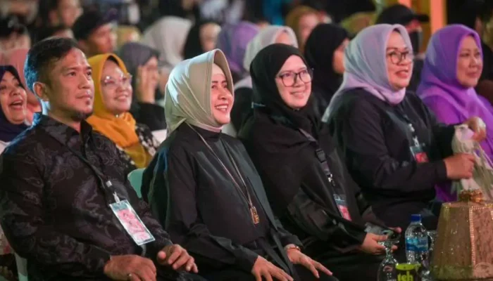 Ketua TP PKK Indira, Tutup Pagelaran UMKM Fiesta 2024 di Anjungan City of Makassar