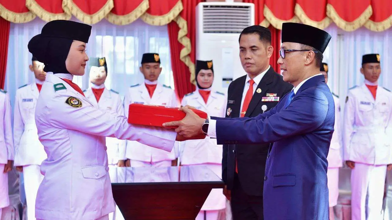 Kukuhkan Paskibraka Sulsel, Prof Zudan Minta Fokus Pada Tugas 2 Kukuhkan Paskibraka Sulsel, Prof Zudan Minta Fokus Pada Tugas