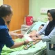 Damkarmat Makassar Jenguk dan Bantu Korban Lakalantas di RS Pelamonia