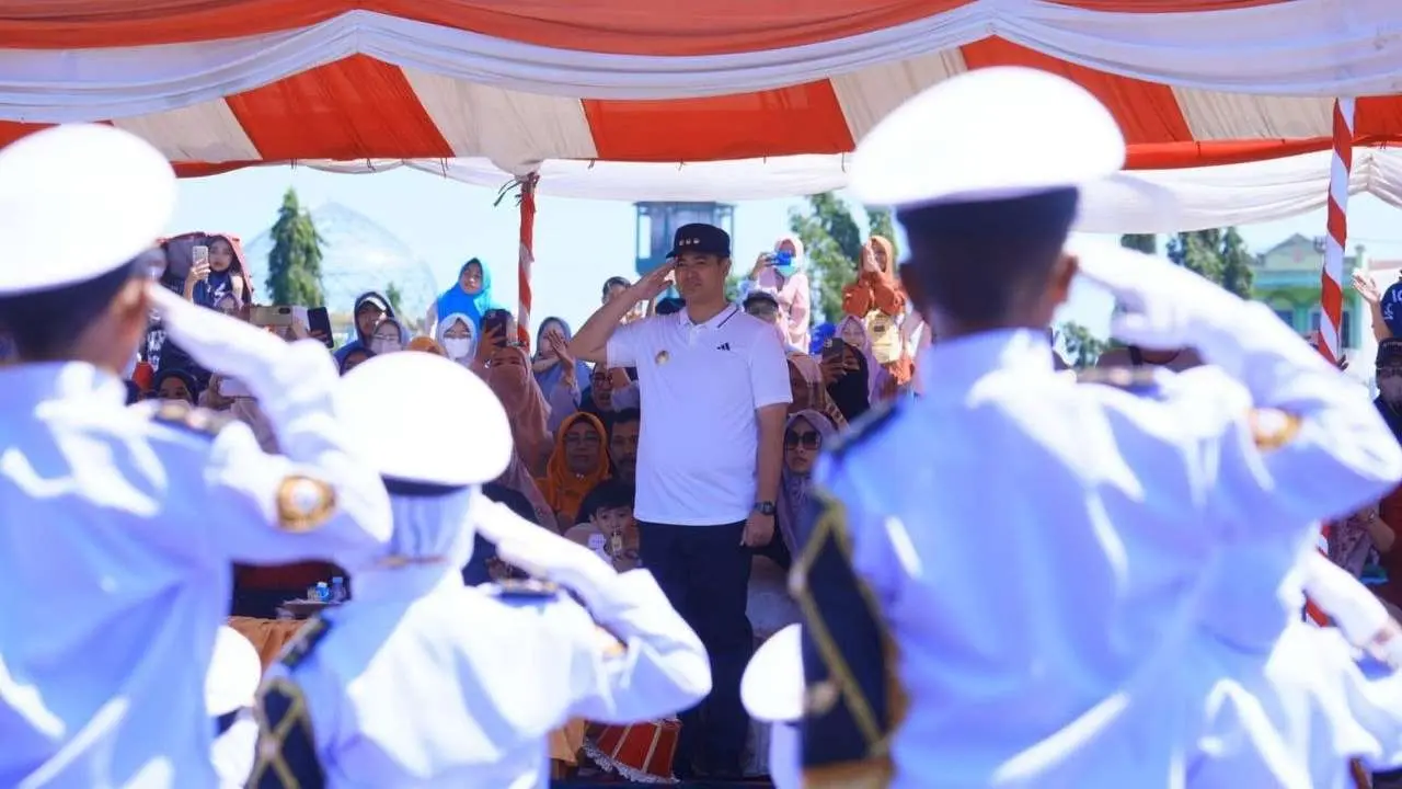 Bupati Pangkep Mengaku Takjub dengan Kekompakan Peserta Gerak Jalan Indah 2 Bupati Pangkep Mengaku Takjub dengan Kekompakan Peserta Gerak Jalan Indah