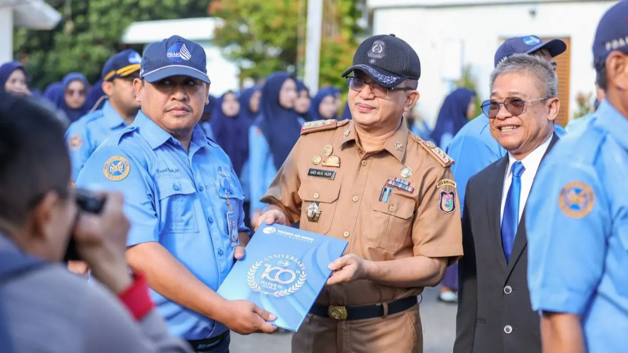 Beni Iskandar Pimpin Upacara Peringatan Seabad PDAM Makassar