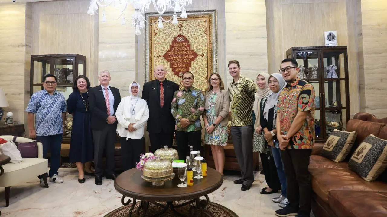 Danny Pomanto Dinner dan Jajaki Scholarship dengan Petinggi Universitas Charles Darwin