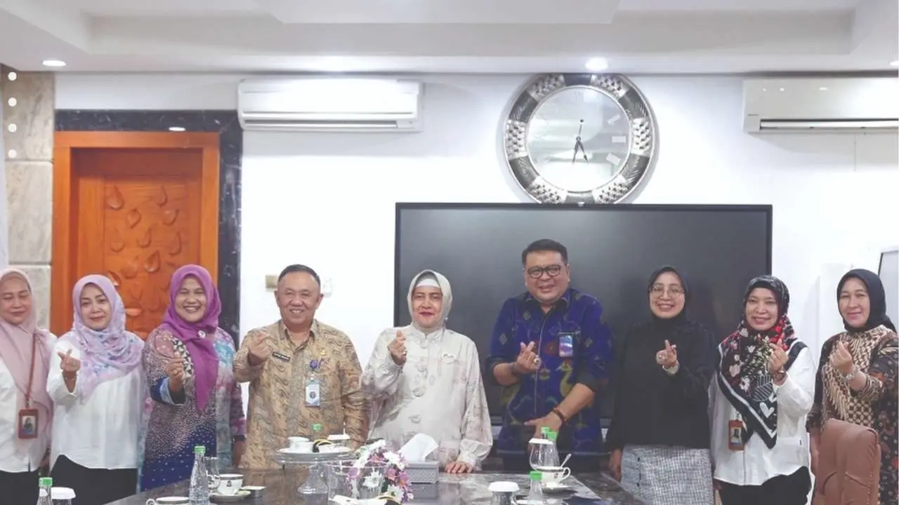 Plt Kadis PPKB dampingi Ketua TP PKK Kota Makassar Terima Kunjungan BKKBN RI