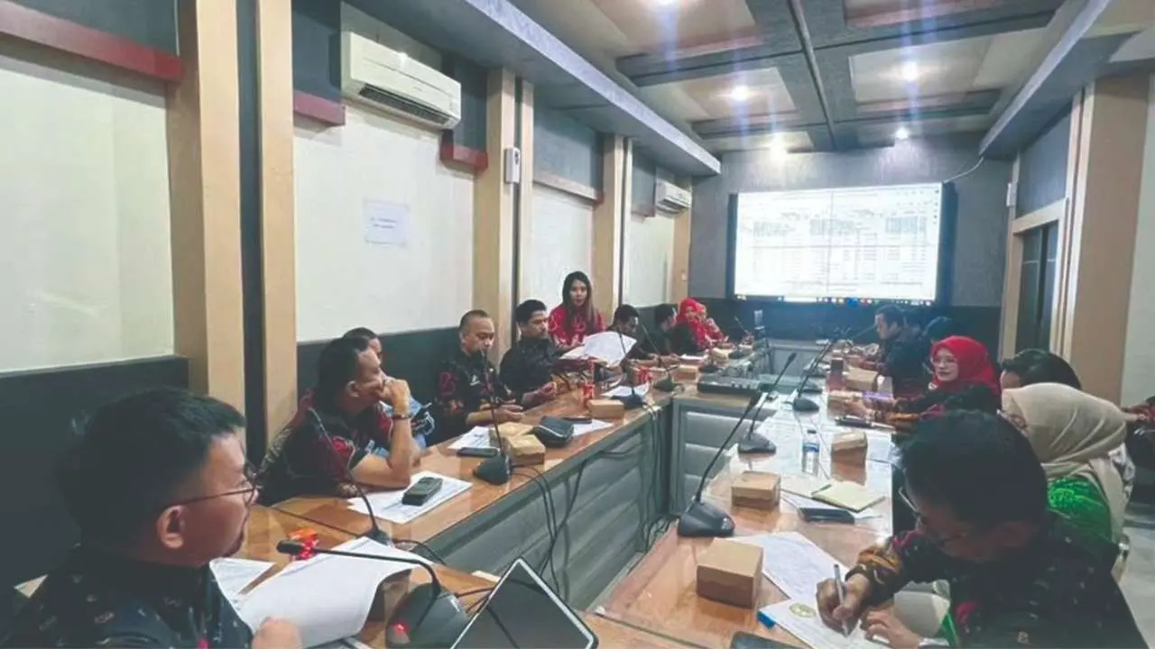 Bapenda Kota Makassar Gelar Rapat Monev Realisasi Pendapatan dan Keuangan 2 Bapenda Kota Makassar Gelar Rapat Monev Realisasi Pendapatan dan Keuangan