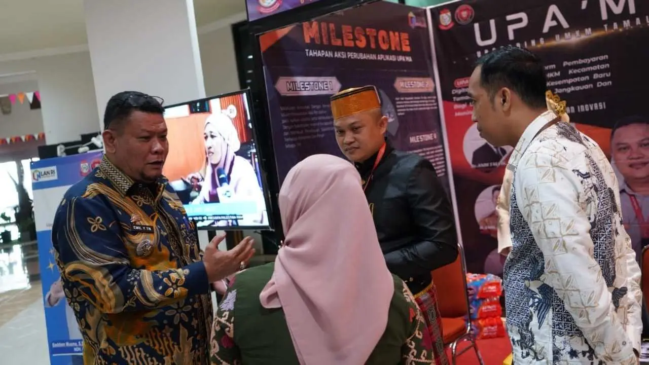 Camat Emil Dampingi Sekcam Tamalate dalam Seminar dan Pameran Aksi Perubahan PKA XII 2 Camat Emil Dampingi Sekcam Tamalate dalam Seminar dan Pameran Aksi Perubahan PKA XII