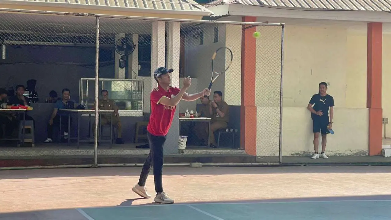 Kadis ESDM Sulsel Lomba bersama Jajarannya, Meriahkan HUT Kemerdekaan RI ke-79 3 Kadis ESDM Sulsel Lomba bersama Jajarannya, Meriahkan HUT Kemerdekaan RI ke-79