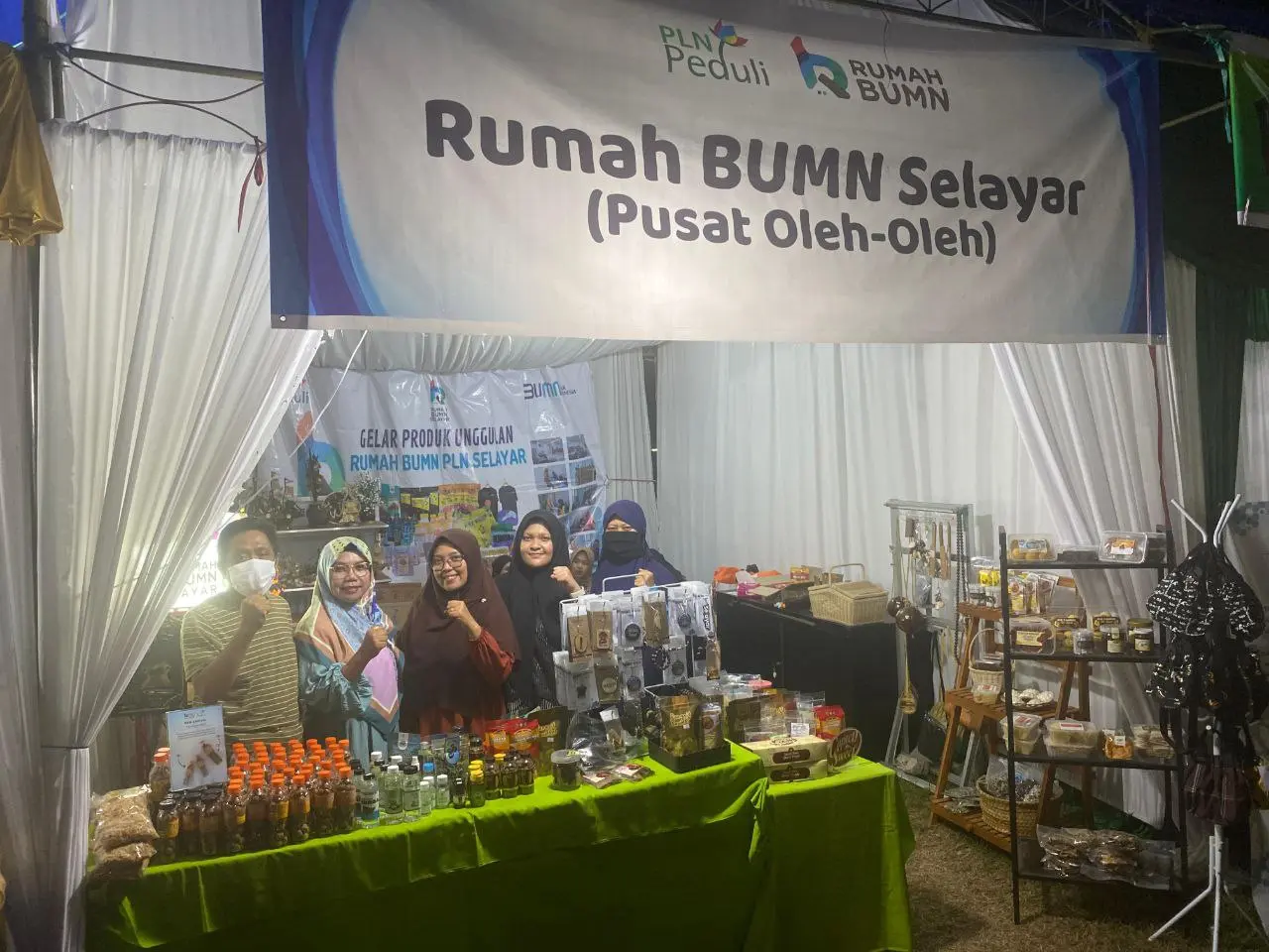 Expo UMKM Selayar: Rumah BUMN PLN Raih Omzet Puluhan Juta Rupiah 2 Expo UMKM Selayar: Rumah BUMN PLN Raih Omzet Puluhan Juta Rupiah