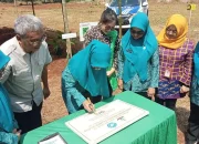 Pj Ketua TP PKK Sulsel bersama Kadis TPH-Bun Resmikan Taman Herbal Makassar