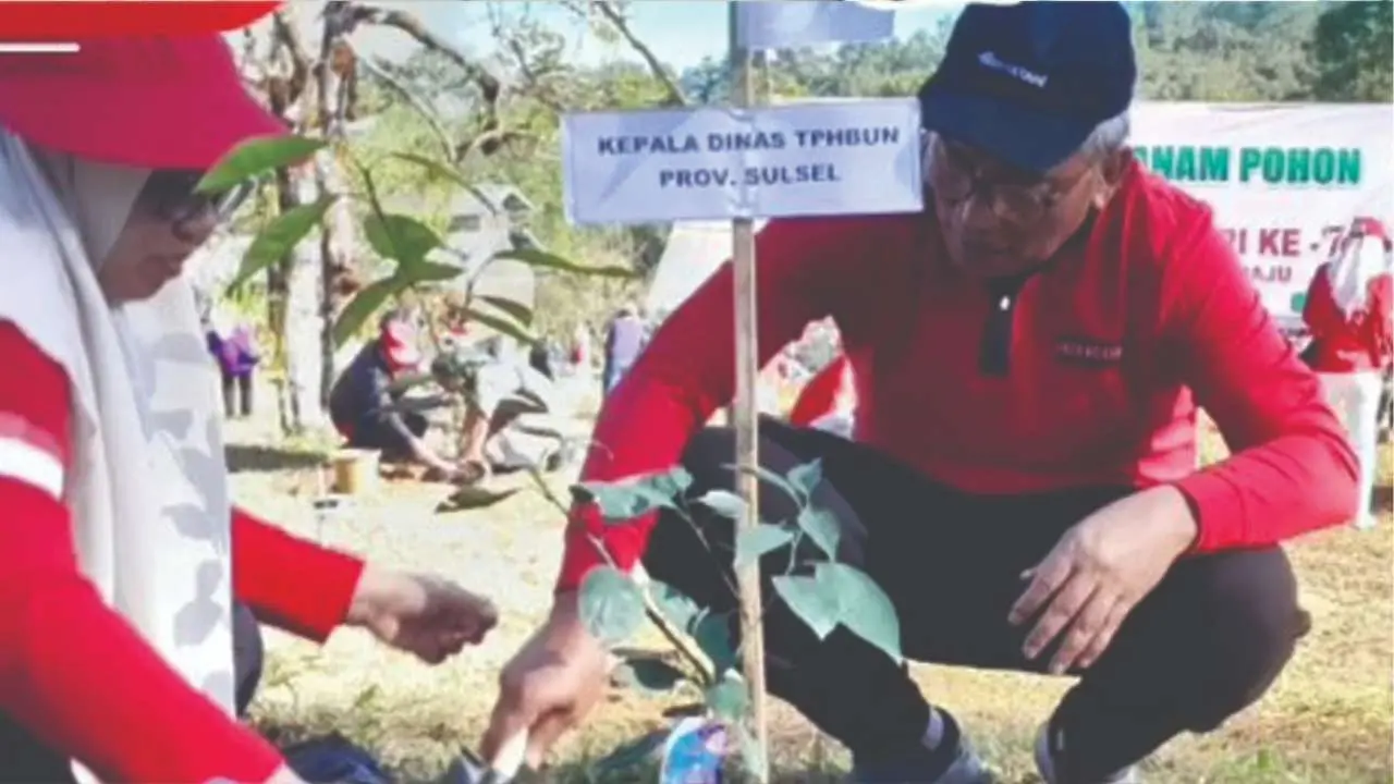 Dinas TPH-Bun Rayakan HUT Kemerdekaan RI ke-79 dengan Menanam Pohon