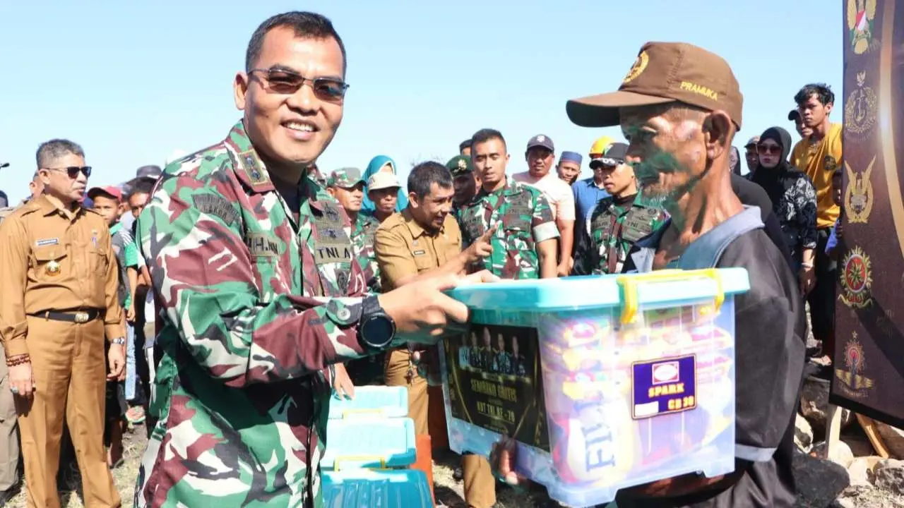 Latihan Terjun Statik Prajurit Yonif Para Raider 433 Julu Siri di HUT TNI ke-79 di Jeneponto, Begini Penjelasan Dandim 1425