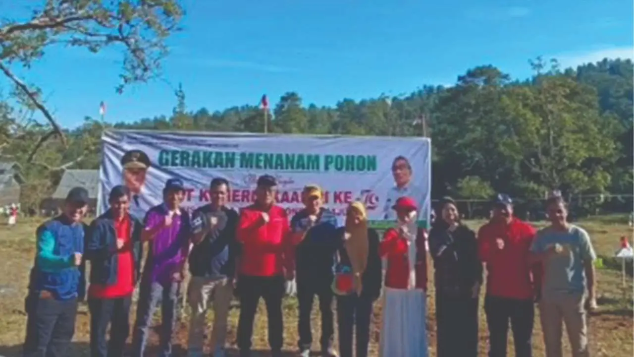 Dinas TPH-Bun Rayakan HUT Kemerdekaan RI ke-79 dengan Menanam Pohon