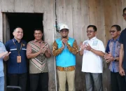 Hari Pelanggan, PLN Bersama Pemerintah Salurkan Bantuan Pasang Baru Listrik di Kolaka Utara