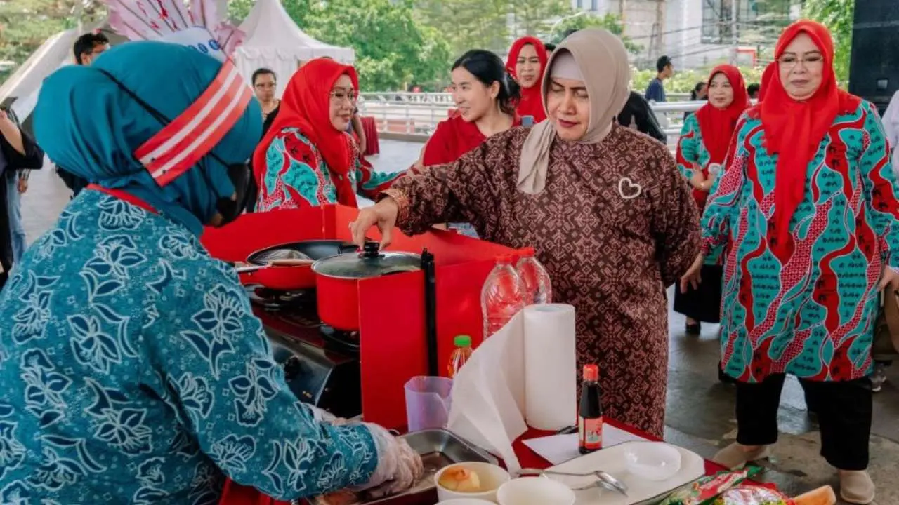 Royco dan PKK Kota Makassar Persembahkan “Royco Ibu Juara 2024"